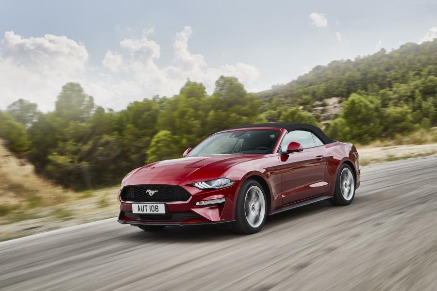  Ford Mustang EcoBoost Convertible 2017 года  (EU) (фото 6 из 32)